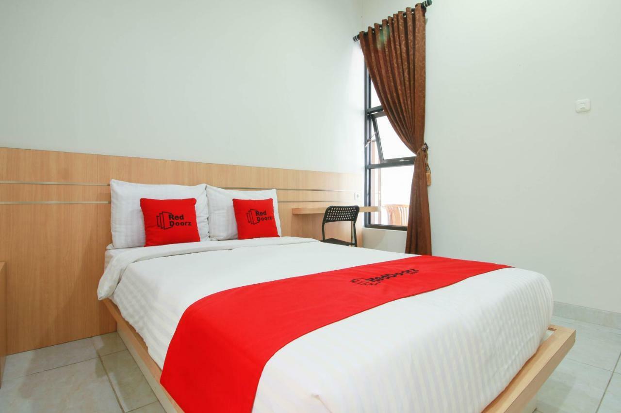 Reddoorz Syariah Near Universitas Jenderal Soedirman Purwokerto Exterior photo